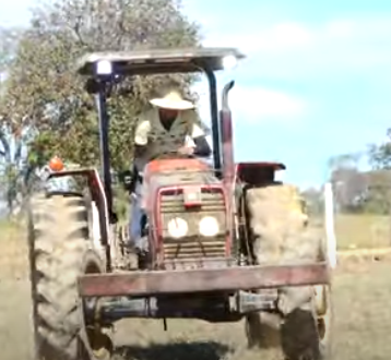 TRATOR MASSEY FERGUSON 255