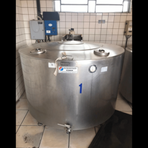 LOTE 032 - TANQUE DE REFRIGERAÇÃO 2000LT ICOMAR (01)