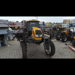 LOTE 097 - PULVERIZADOR VALTRA BS3330
