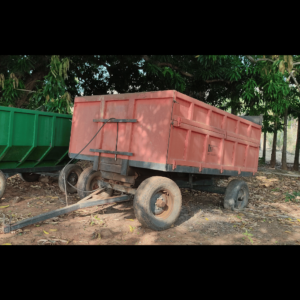 LOTE 039 - CARRETA BASCULANTE PARA TRATORES COR VERMELHA
