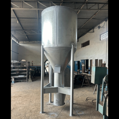 LOTE 185 – MISTURADOR VERTICAL PARA RAÇÃO 1000KG