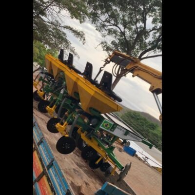 LOTE 137 – PLANTADEIRA DE MANDIOCA HENNIPMAN