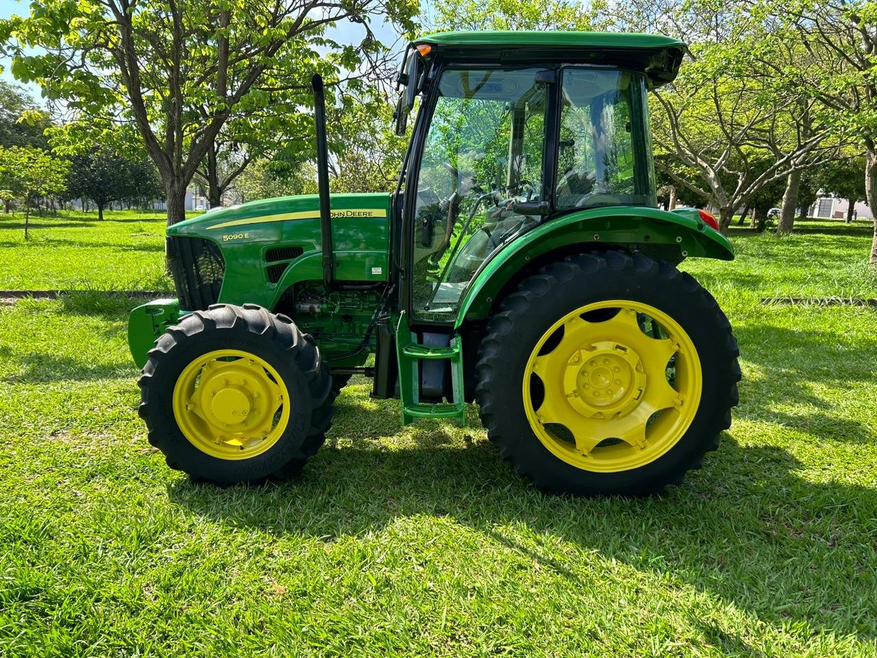 LOTE 191 - JOHN DEERE 5090E 4X4 - Imagem 11