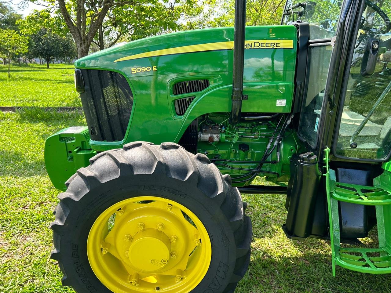 LOTE 191 - JOHN DEERE 5090E 4X4 - Imagem 10