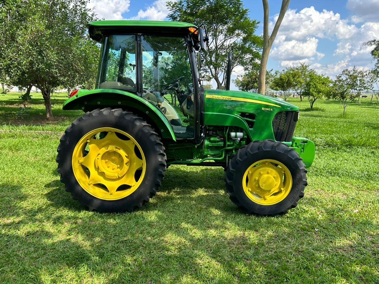 LOTE 191 - JOHN DEERE 5090E 4X4 - Imagem 7