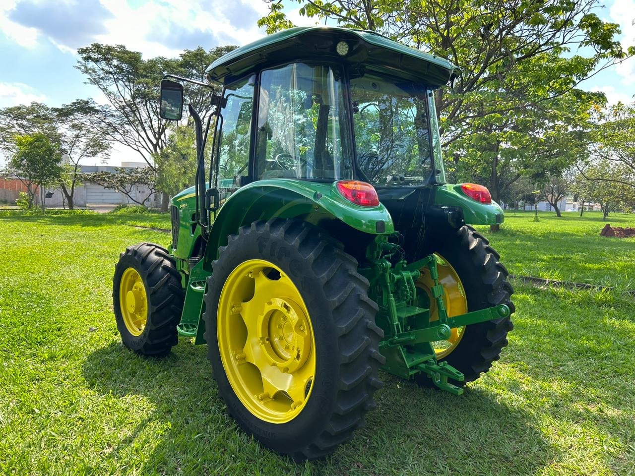 LOTE 191 - JOHN DEERE 5090E 4X4 - Imagem 2