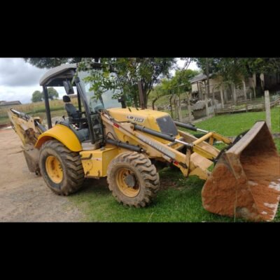 RETROESCAVADEIRA NEW HOLLAND LB110