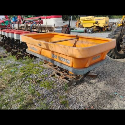 LOTE 307 – DISTRIBUIDOR DE ADUBOS VALTRA BDF 1300