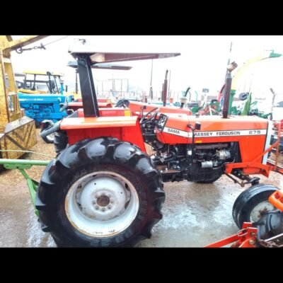 LOTE 275 –  TRATOR AGRÍCOLA MASSEY FERGUSON 275