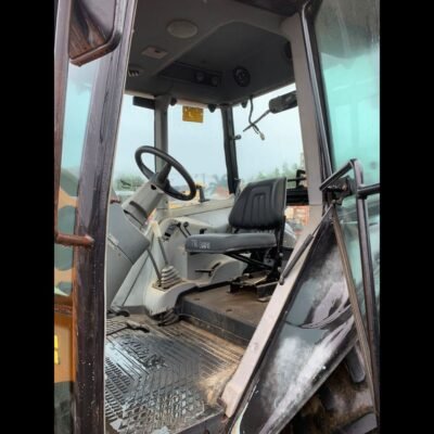 LOTE 290 – TRATOR VALTRA BM 100 4X4 – CABINADO