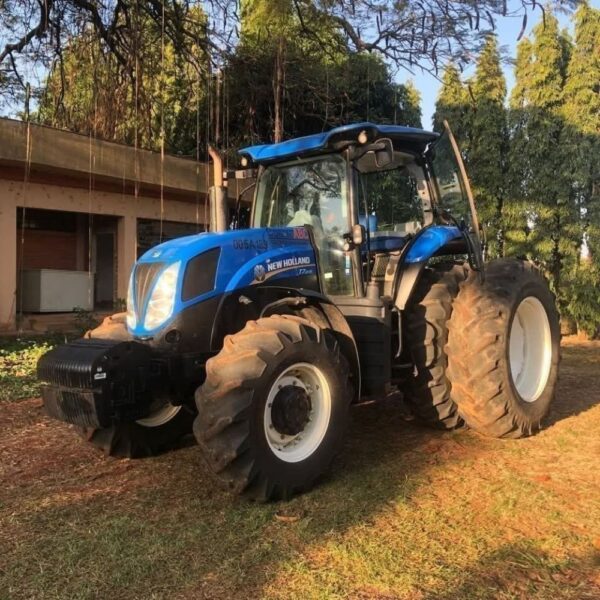 LOTE 270 –  TRATOR NEW HOLLAND T7.205