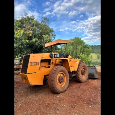 LOTE 329 – PÁ CARREGADEIRA CASE 1979