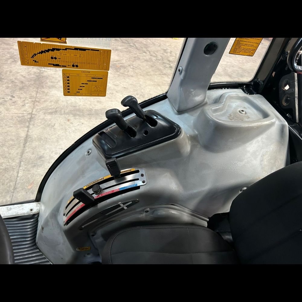 LOTE 08 – TRATOR MASSEY FERGUSON 3308 4×4 CAFEEIRO CABINADO - Imagem 5