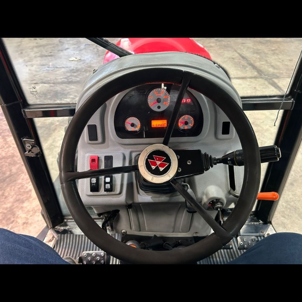 LOTE 08 – TRATOR MASSEY FERGUSON 3308 4×4 CAFEEIRO CABINADO - Imagem 3