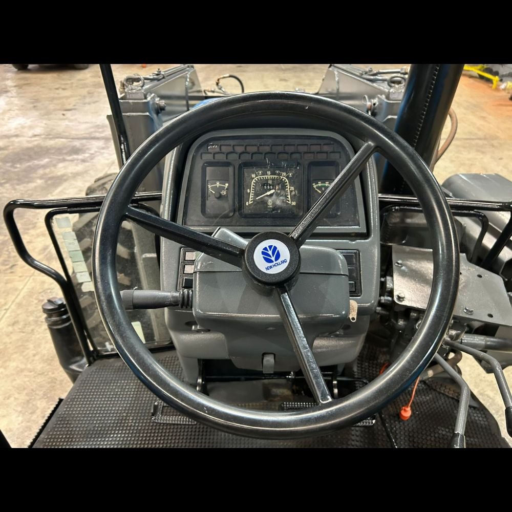 LOTE 11 – TRATOR NEW HOLLAND TS 6020 - Imagem 23