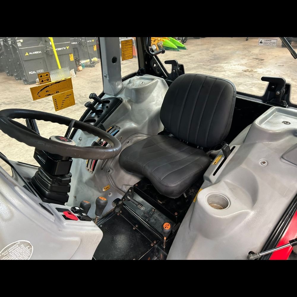 LOTE 08 – TRATOR MASSEY FERGUSON 3308 4×4 CAFEEIRO CABINADO - Imagem 10