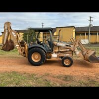 LOTE 446 – RETROESCAVADEIRA CASE 580M - Imagem 4