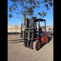 LOTE 447 – Empilhadeira Elétrica Michigan  E30-45 - Imagem 7