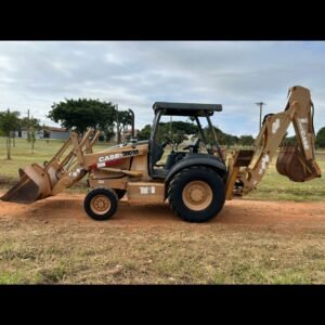 LOTE 38 - RETROESCAVADEIRA CASE 580M