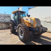 LOTE 456 – TRATOR VALTRA BH 205 4X4 – CABINADO - Imagem 6