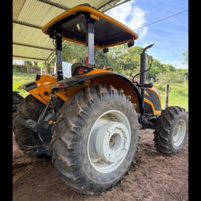 LOTE 457 – TRATOR VALTRA A104
