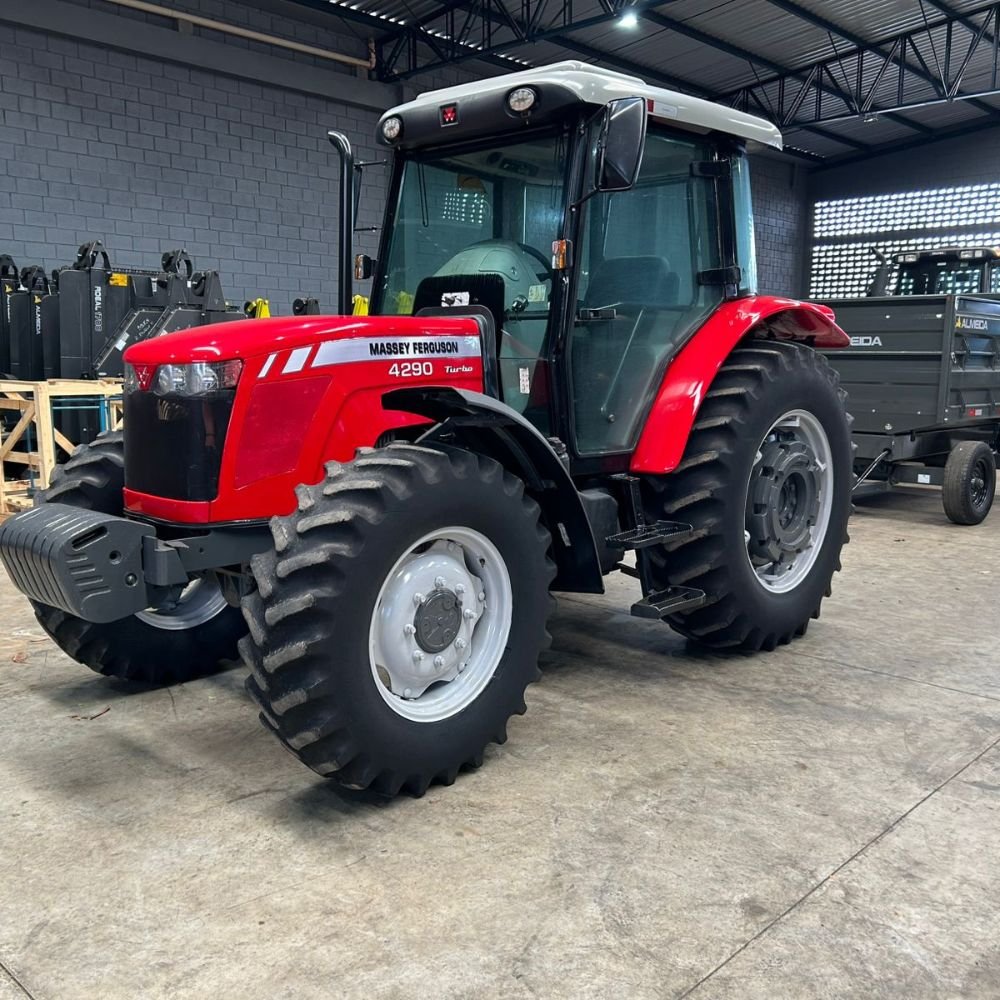 LOTE 36 – Trator Massey Ferguson 4290 4×4 ano 2013