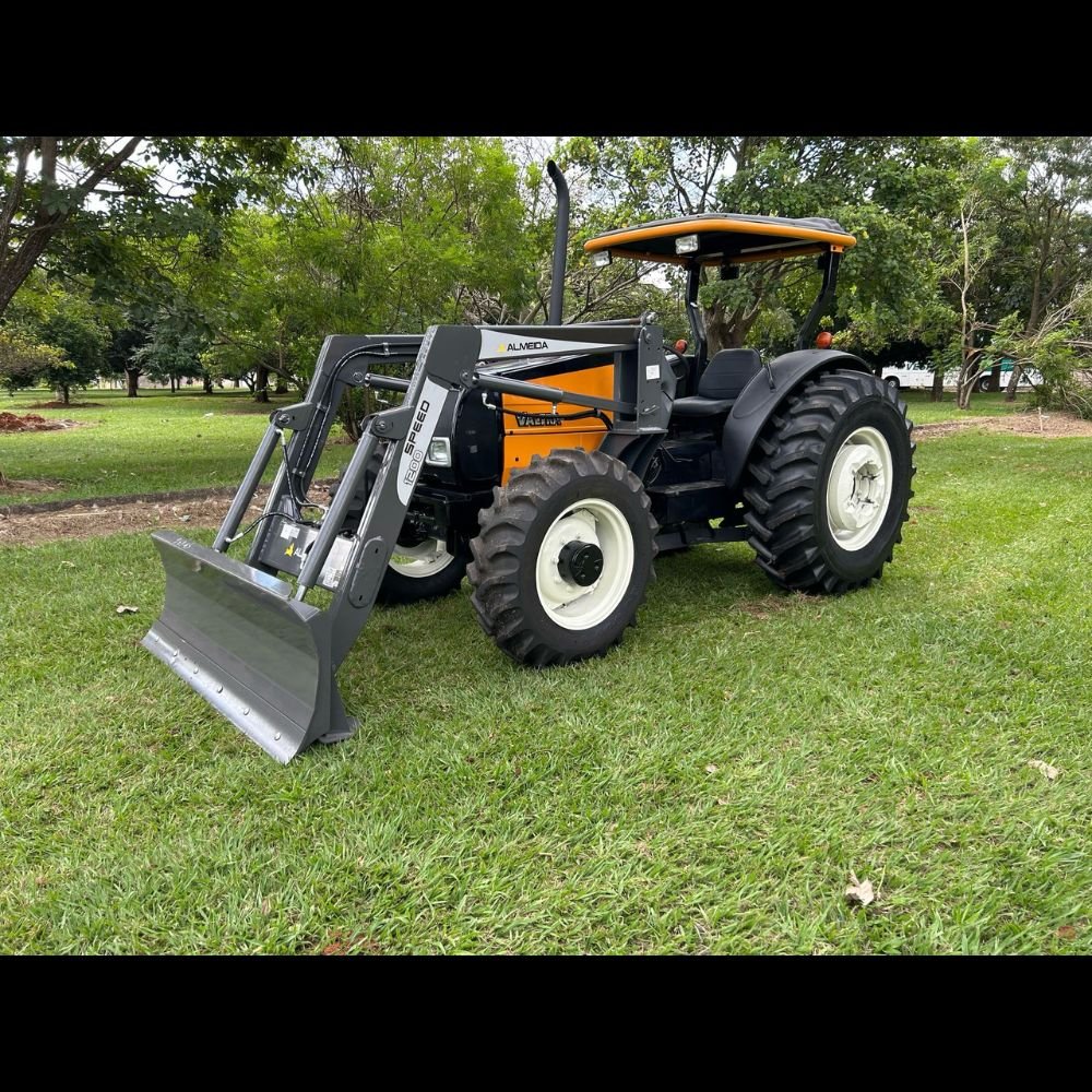 LOTE 04 – TRATOR VALTRA BL88 COM LÂMINA