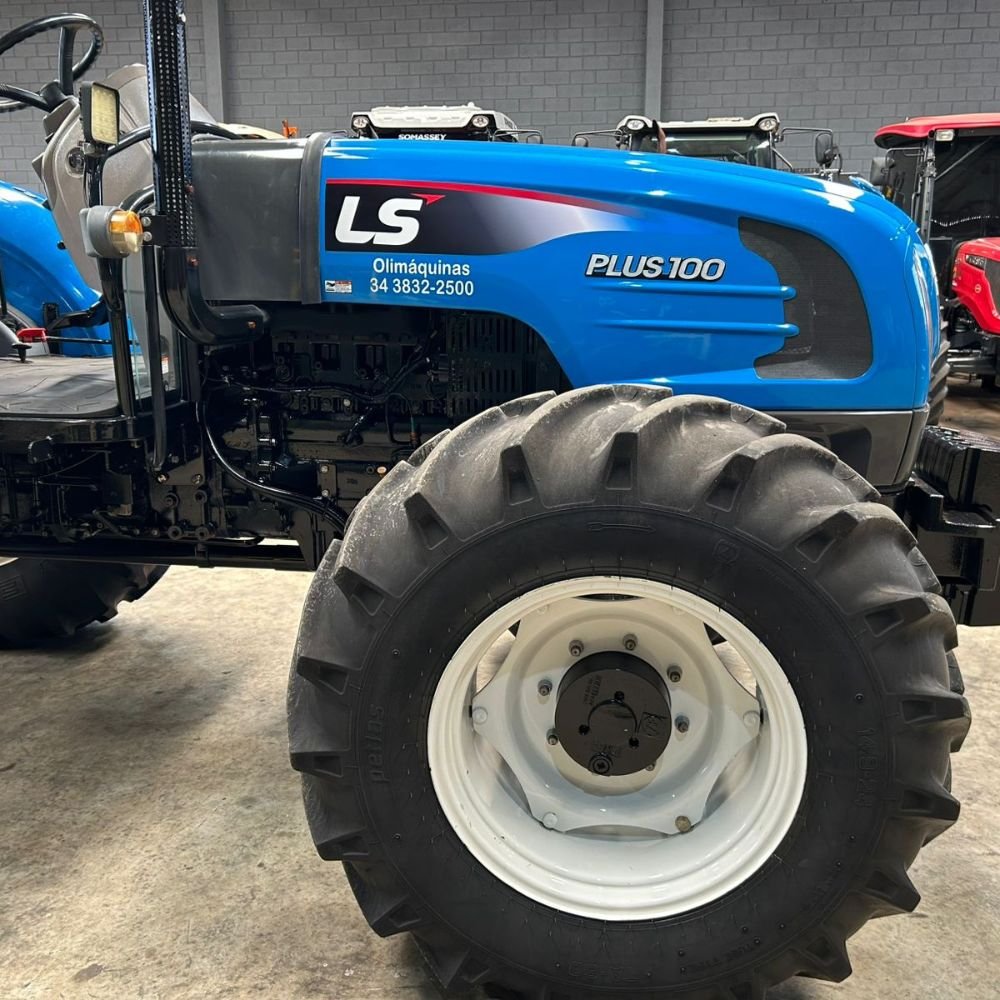 LOTE 31 – LS Tractor Plus 100 Plataformado 4×4 - Imagem 6