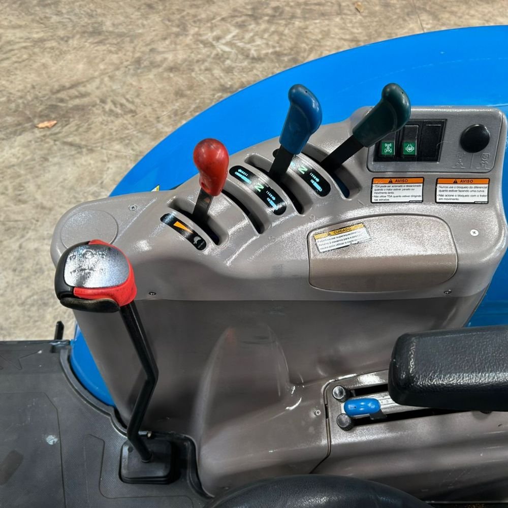 LOTE 31 – LS Tractor Plus 100 Plataformado 4×4 - Imagem 15