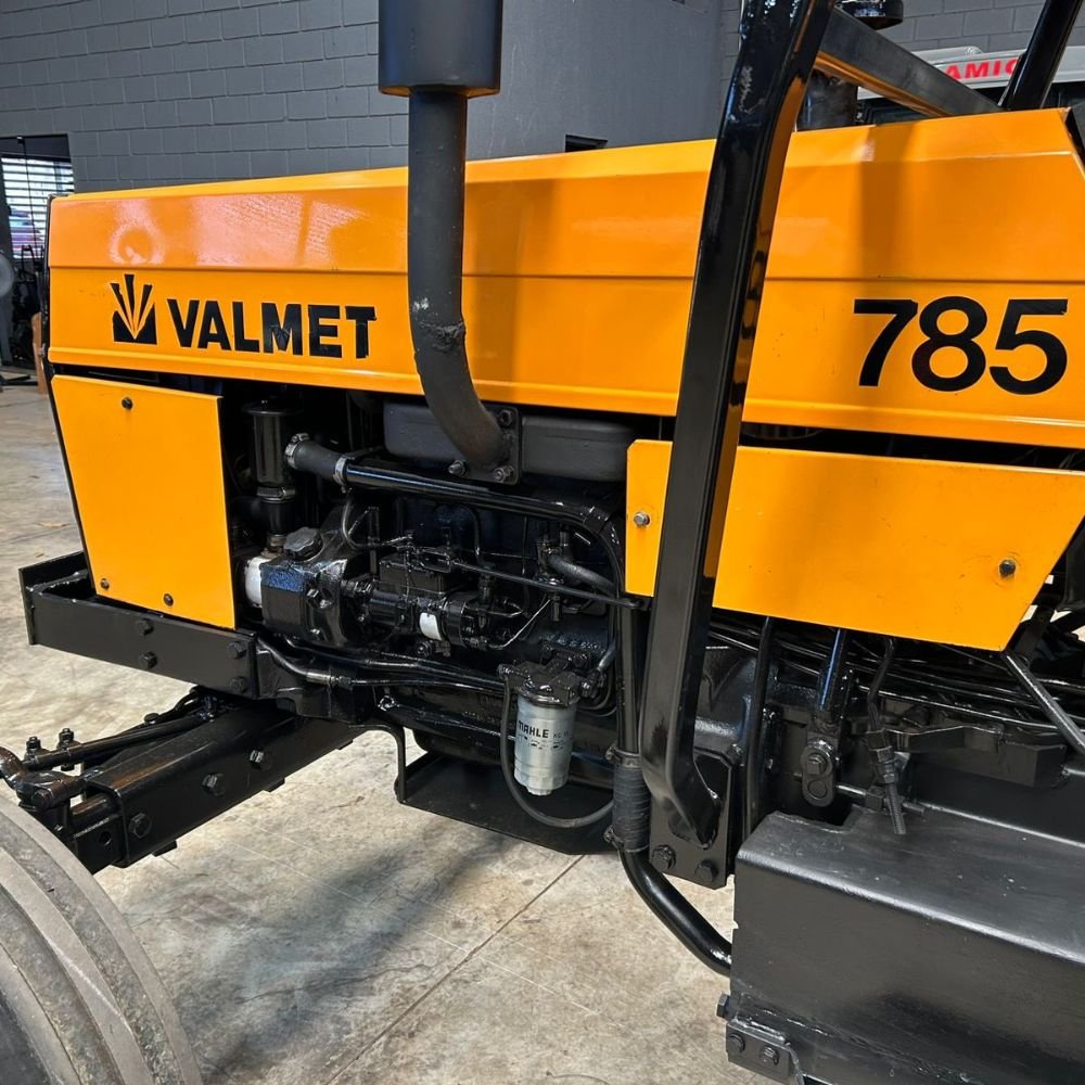 LOTE 34 – Trator Valmet 785 4×2 Ano 1996 - Imagem 9