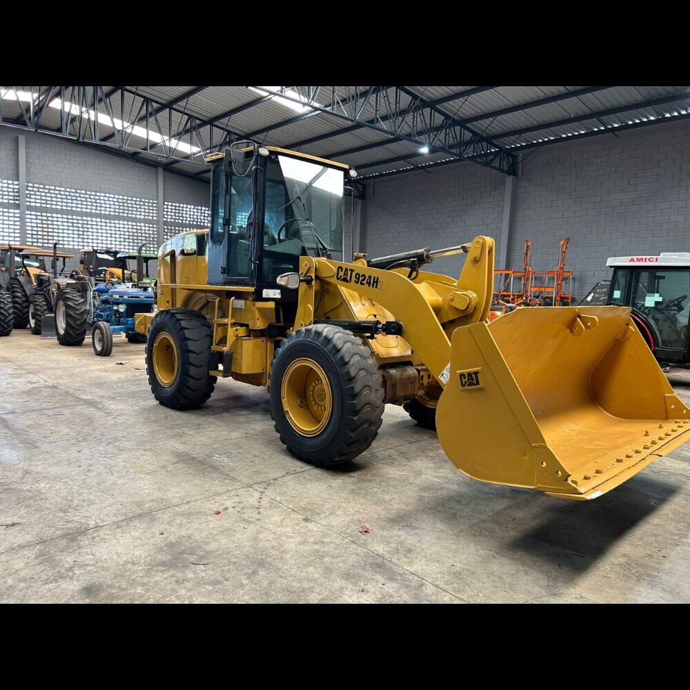 LOTE 37 – PÁ CARREGADEIRA CATERPILLAR 924H Z - Imagem 2