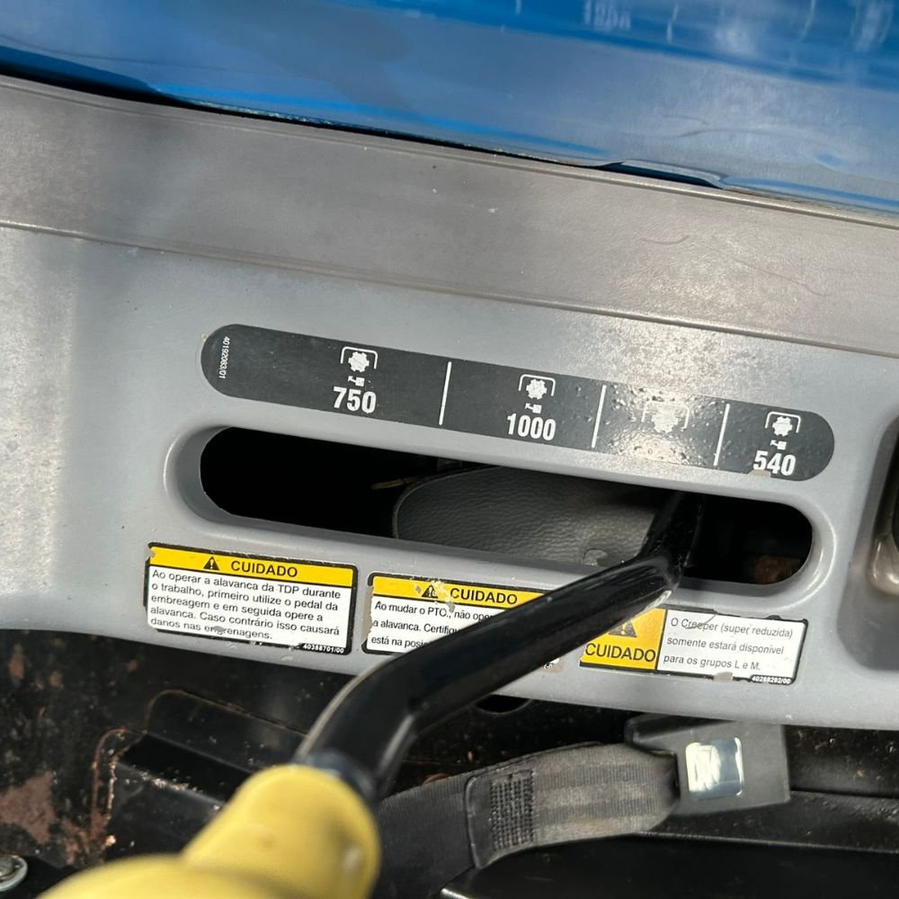 LOTE 31 – LS Tractor Plus 100 Plataformado 4×4 - Imagem 16