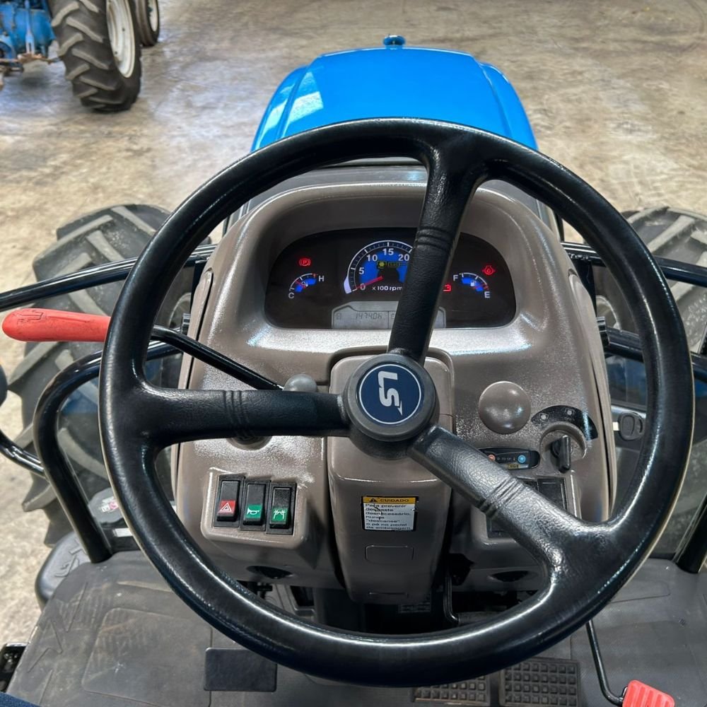 LOTE 31 – LS Tractor Plus 100 Plataformado 4×4 - Imagem 18