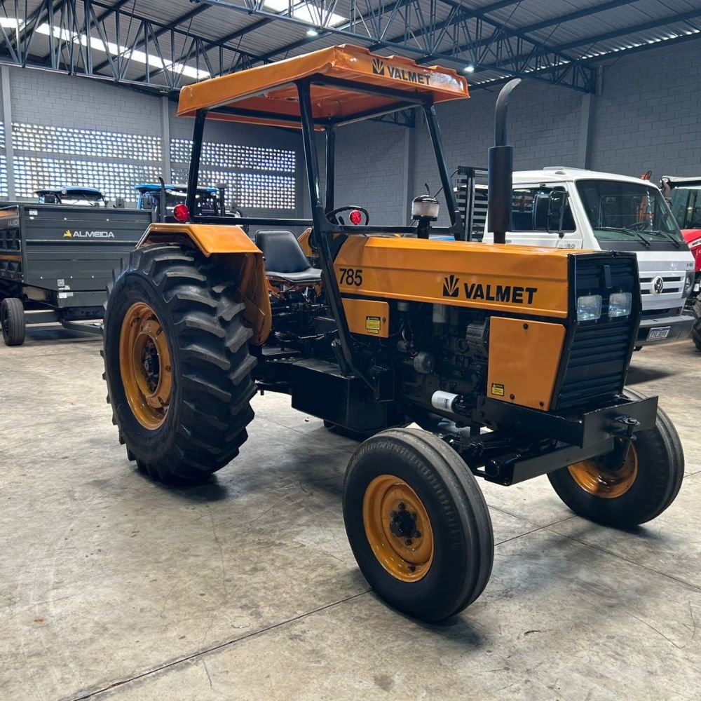 LOTE 34 – Trator Valmet 785 4×2 Ano 1996