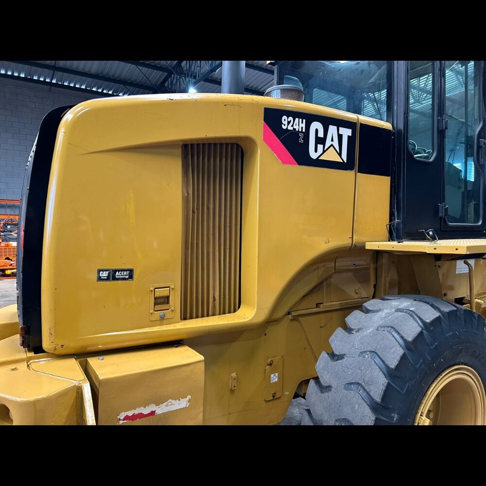 LOTE 37 – PÁ CARREGADEIRA CATERPILLAR 924H Z - Imagem 9