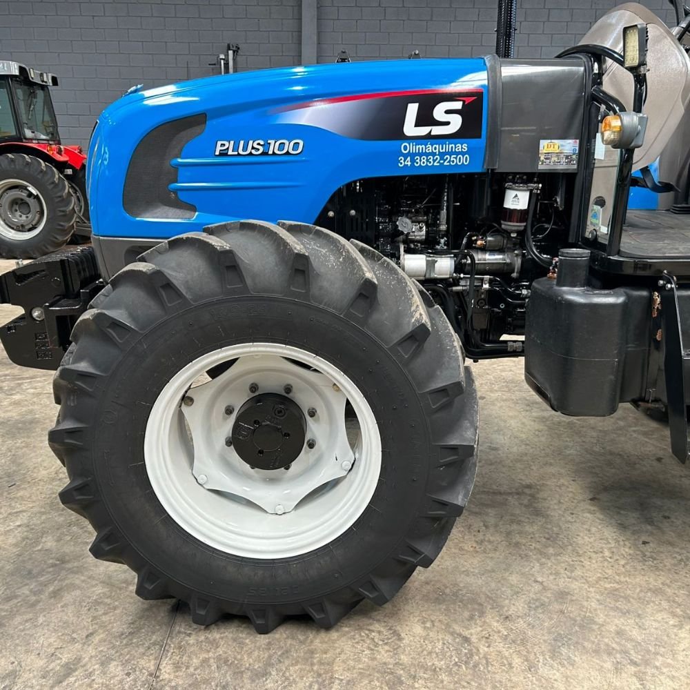 LOTE 31 – LS Tractor Plus 100 Plataformado 4×4 - Imagem 26