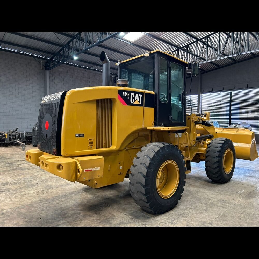 LOTE 37 – PÁ CARREGADEIRA CATERPILLAR 924H Z - Imagem 8