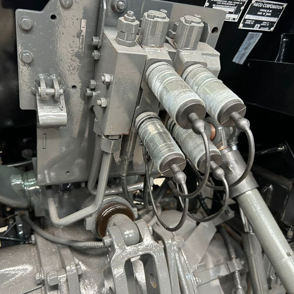 LOTE 36 – Trator Massey Ferguson 4290 4×4 ano 2013 - Imagem 4