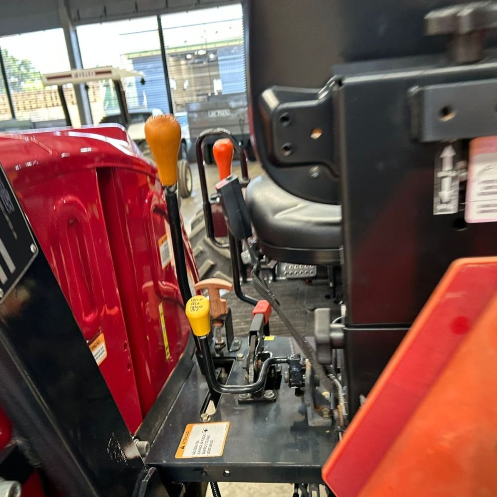 LOTE 32 – Yanmar Solis 80 4×4 - Imagem 4