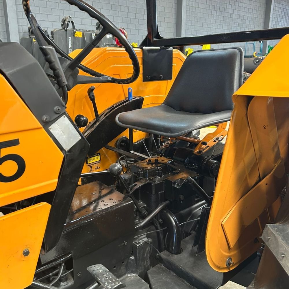 LOTE 34 – Trator Valmet 785 4×2 Ano 1996 - Imagem 4