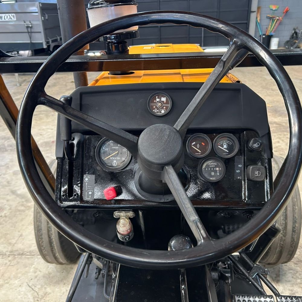 LOTE 34 – Trator Valmet 785 4×2 Ano 1996 - Imagem 5