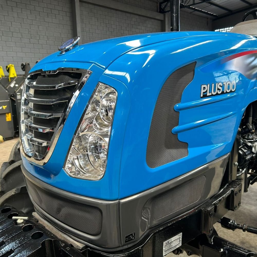 LOTE 31 – LS Tractor Plus 100 Plataformado 4×4 - Imagem 5