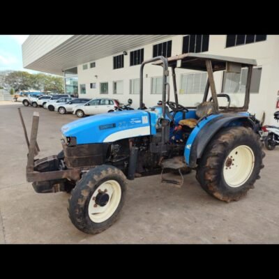 Lote 149 – TRATOR NEW HOLLAND TT 3880 4X4 – PLATAFORMADO