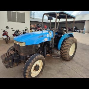 Lote 155 - TRATOR NEW HOLLAND TT 3880 4X4 - PLATAFORMADO