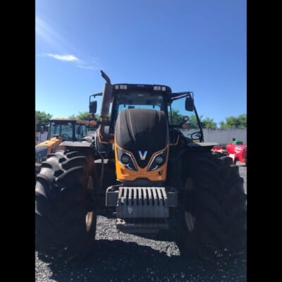 Lote 158 – TRATOR VALTRA BH 194 HITECH 4X4 – CABINADO