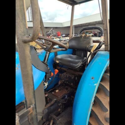 Lote 155 – TRATOR NEW HOLLAND TT 3880 4X4 – PLATAFORMADO