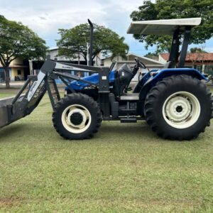 Trator New Holland TL75E 4x4 Ano 2005 com conjunto de concha Almeida