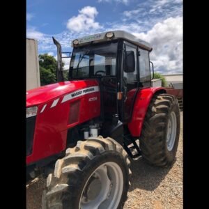 Lote 144 - TRATOR MASSEY FERGUSON 4709 4X4 - CABINADO