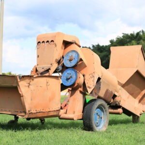 Lote 111 - COLHEITADEIRA DE MILHO