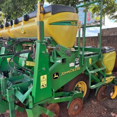 Lote 005 – Plantadeira John Deere